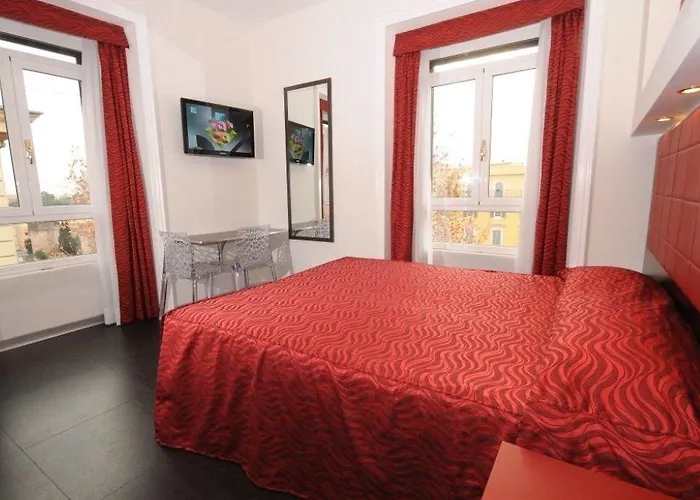 ゲストハウス インペリアル スイート 4*