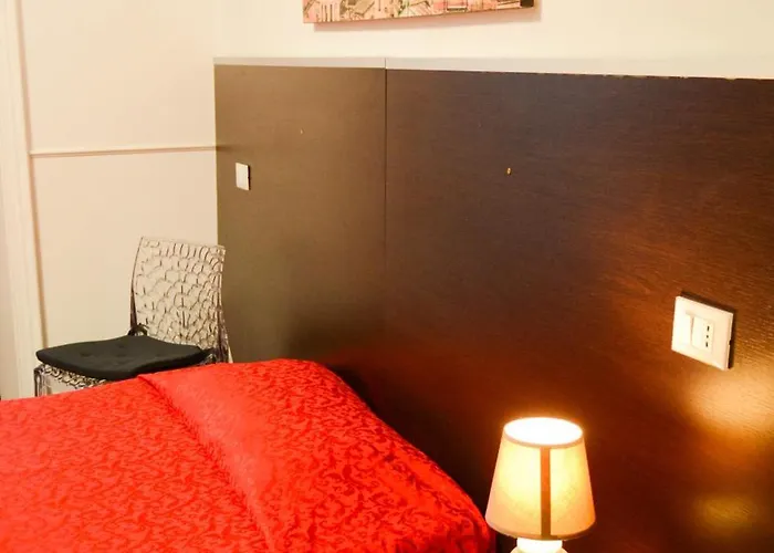 ゲストハウス インペリアル スイート 4*