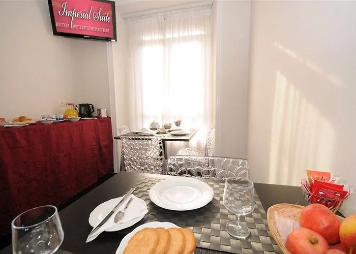 ゲストハウス インペリアル スイート 4*