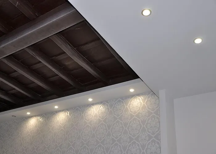 インペリアル スイート ゲストハウス 4*